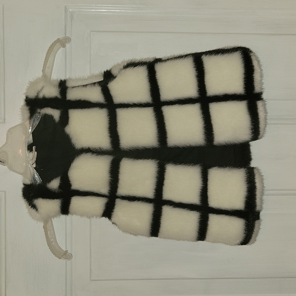 Faux fur vest, Cherokee brand, Size childrens 6, white & black window pane print